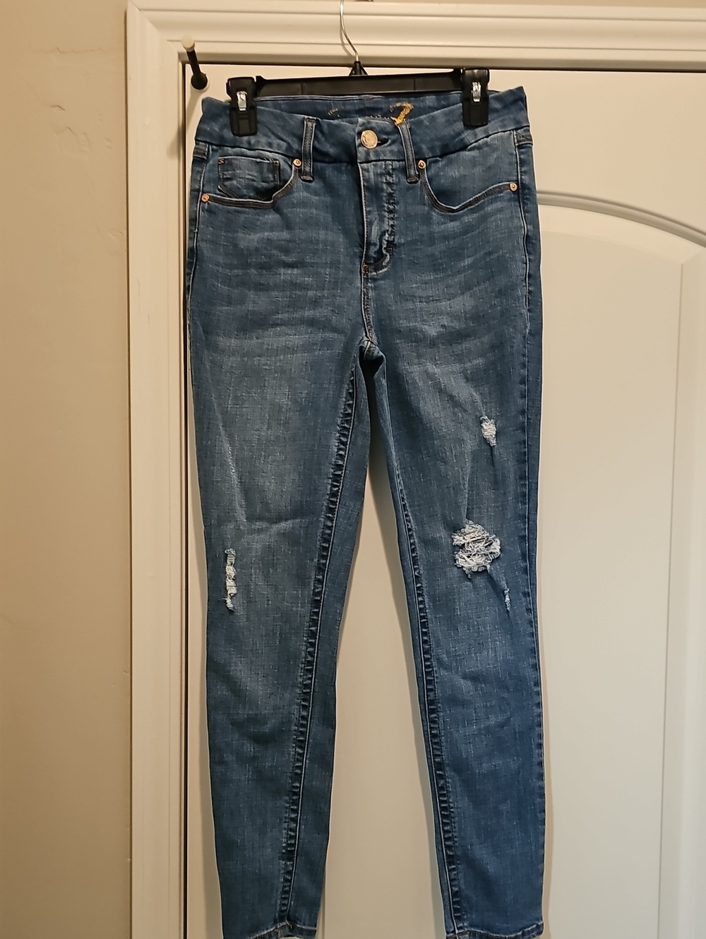 Seven7 Medium Blue Skinny Jeans with Distressed Knees